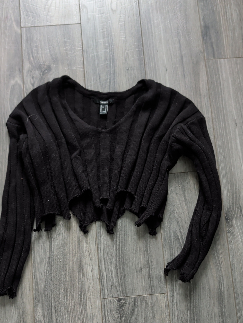 Forever 21 Black Ribbed Distressed V-Neck Cropped Sweater